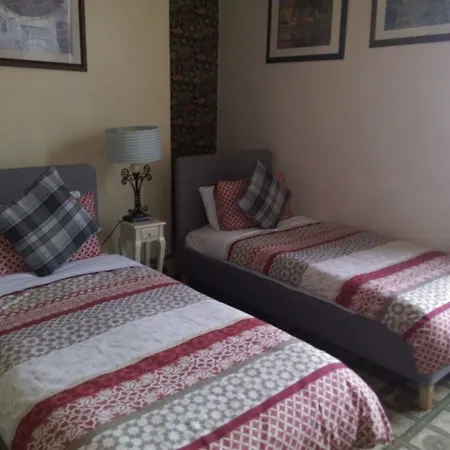 The New Beehive Inn-3